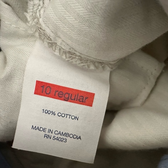 GAP Kids, Boys Shorts, Khaki, Size 10 Regular - Picture 6 of 7